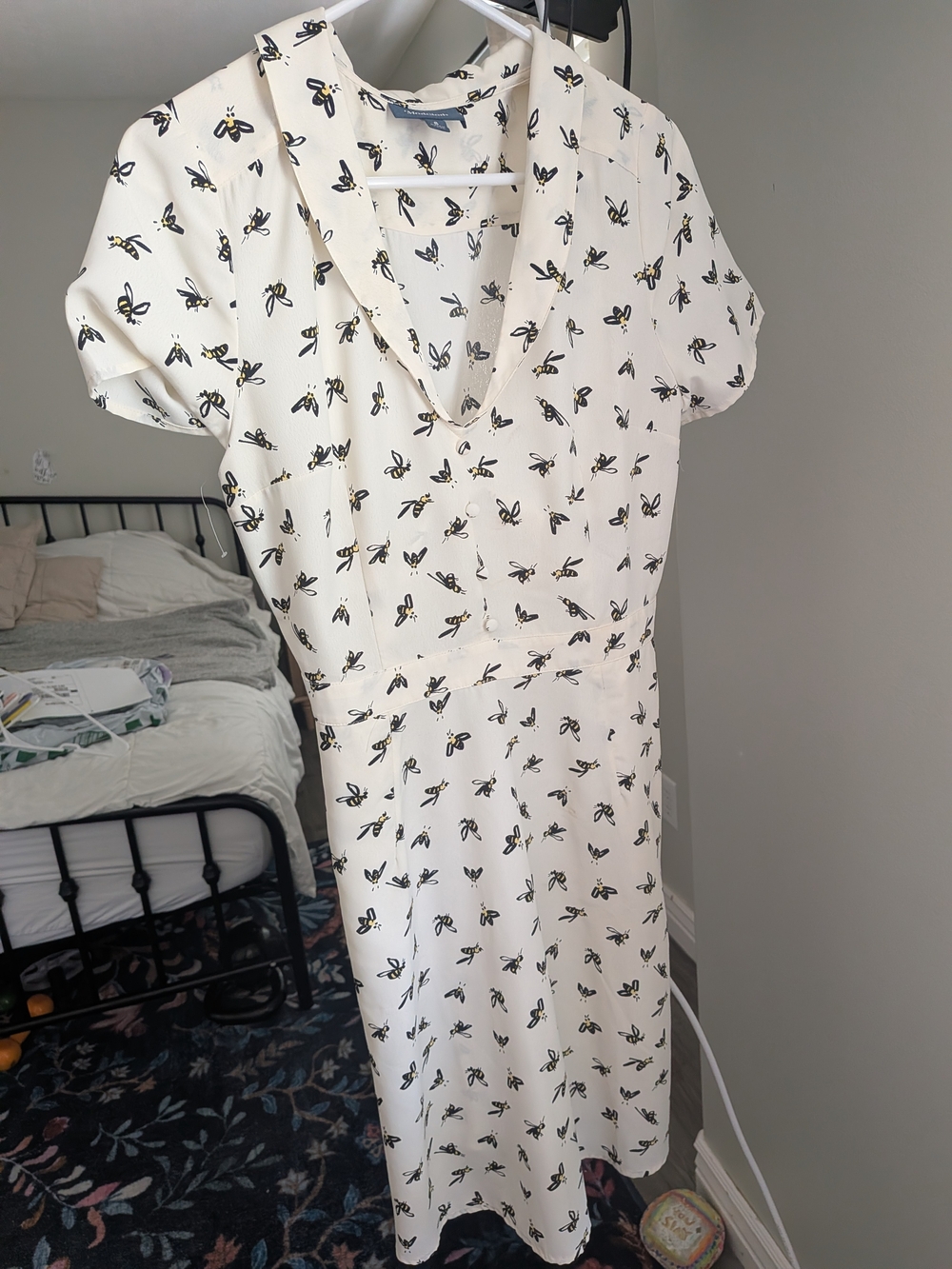 Cream Bee-Print Short Sleeve Dress